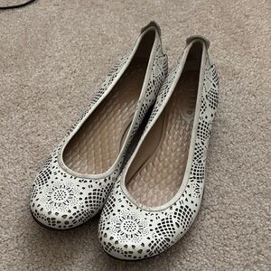 Privo White and Black Patterned Flats Women’s size 9 1/2